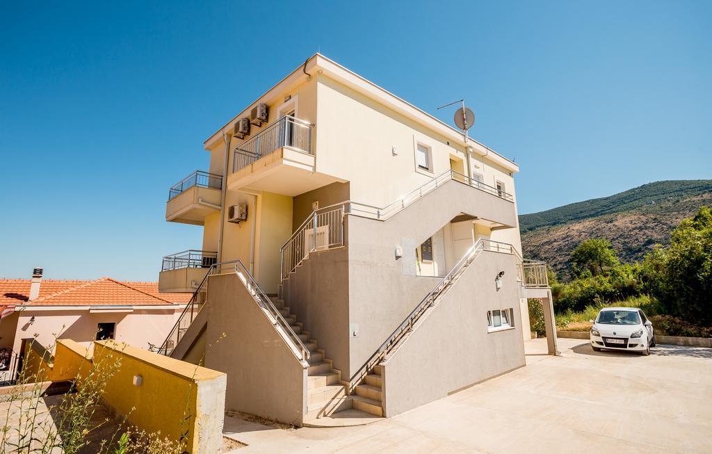 Apartments Lille Herceg Novi Exteriér fotografie